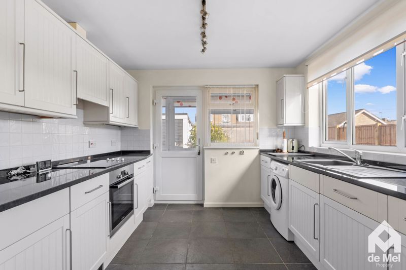 Property photo 2 of 10 Photo 6