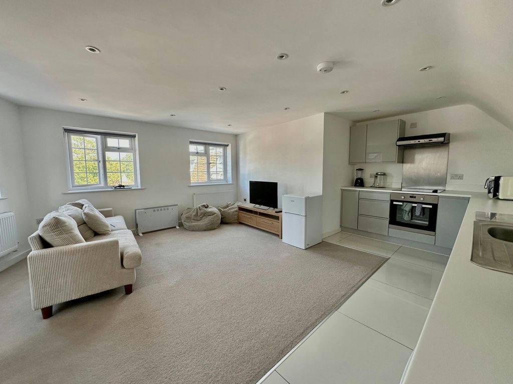 Property photo 3 of 11 6.Jpg