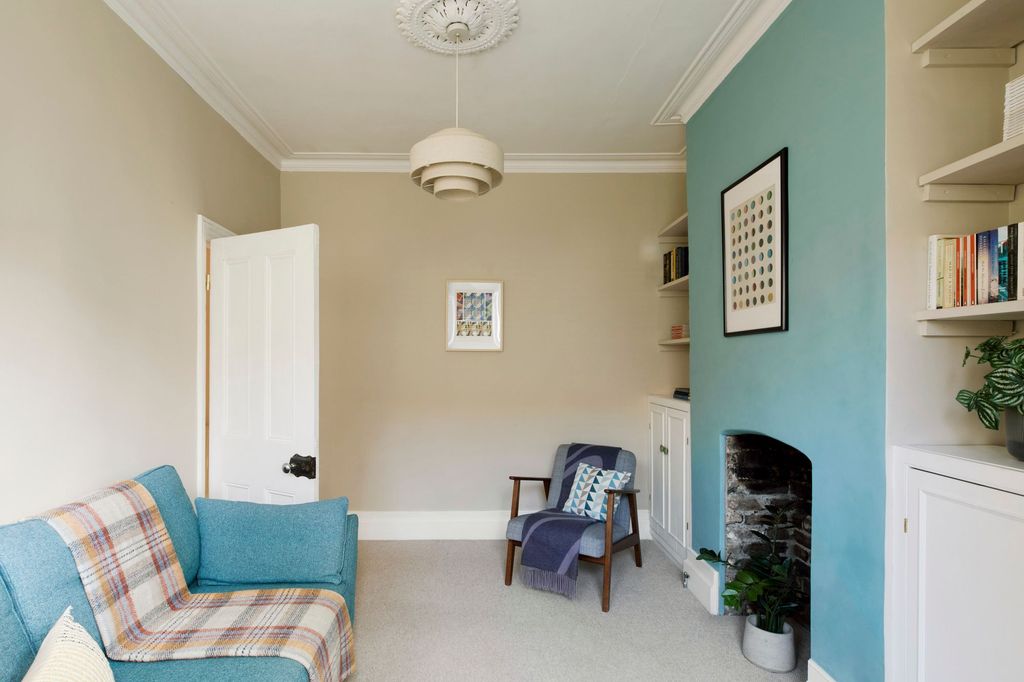 Property photo 3 of 32