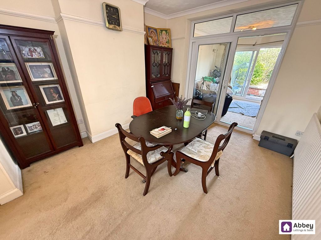 Property photo 3 of 13 Lounge/Diner