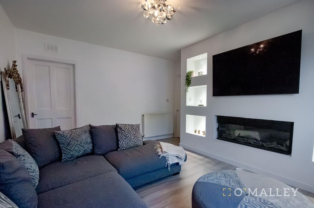 Property photo 2 of 9 Lounge