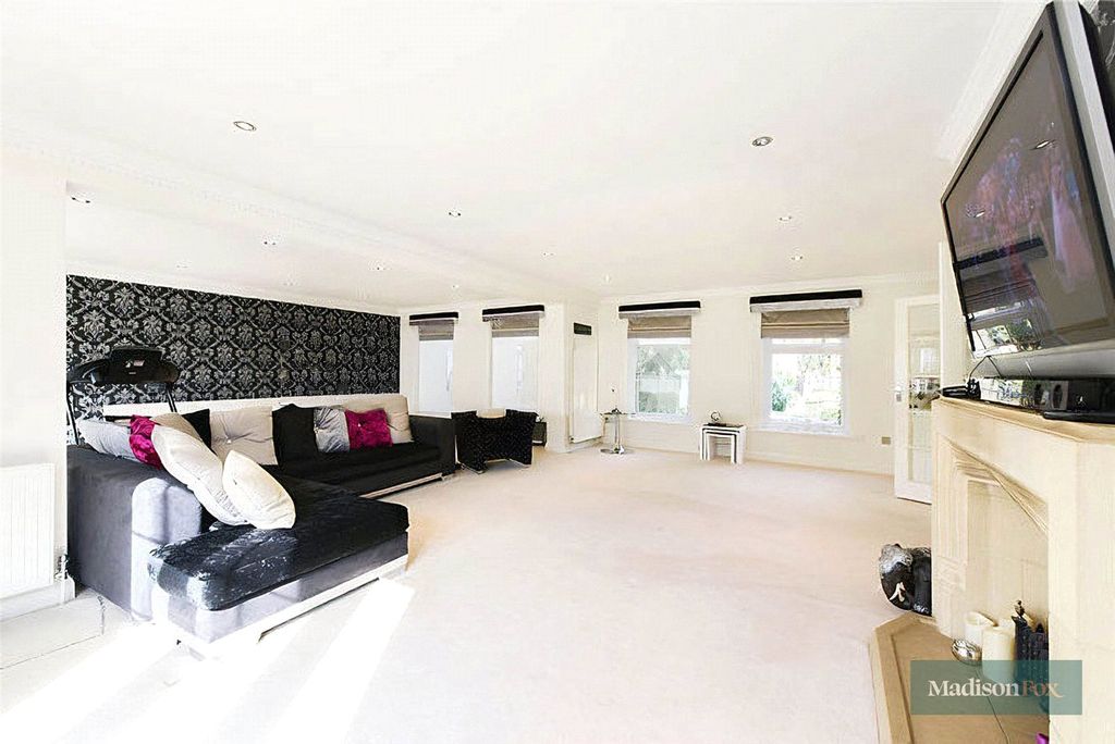 Additional image 4 of 5 bed property to rentTomswood Road, Chigwell, Essex IG7