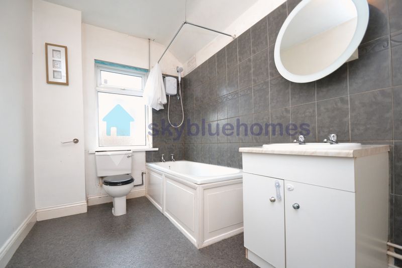 Property photo 3 of 7 Photo 2