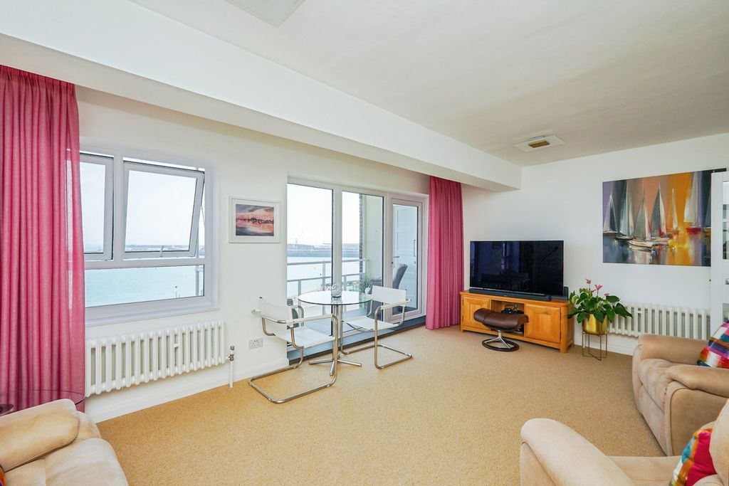 Property photo 3 of 14 Pbox-Img.Jpg