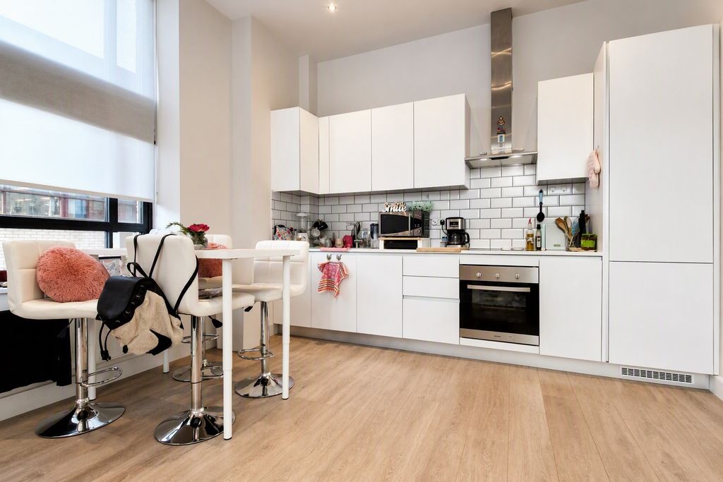 Property photo 3 of 7 Kitchen
