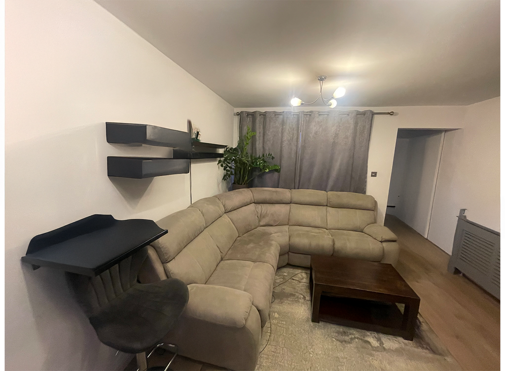 Property photo 3 of 14 Lounge 1 Of 1