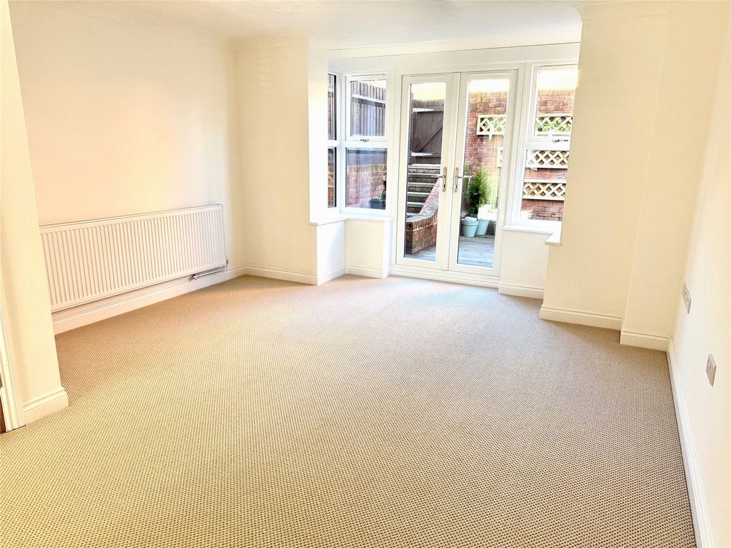 Property photo 2 of 28 Picture No. 46