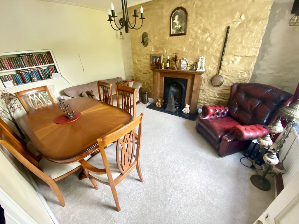 Property photo 3 of 16 Dining Room