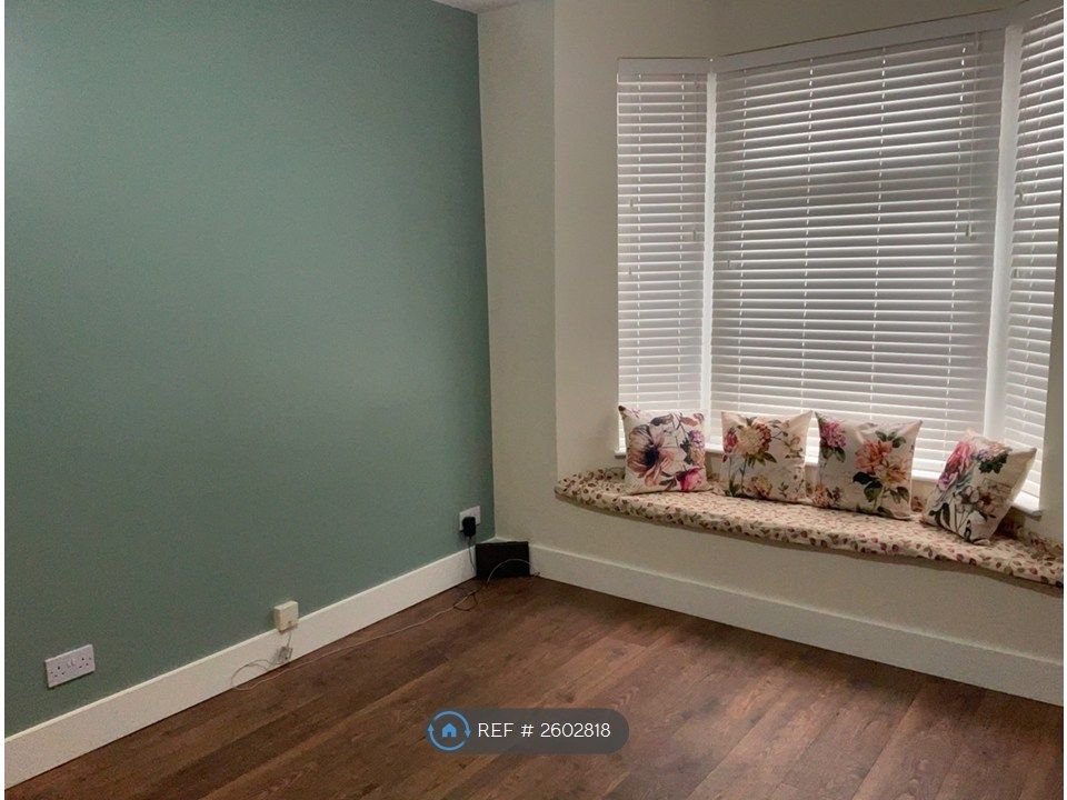 Property photo 3 of 22 Newly Decorated