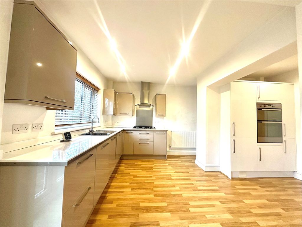 Property photo 3 of 18 Picture No. 05