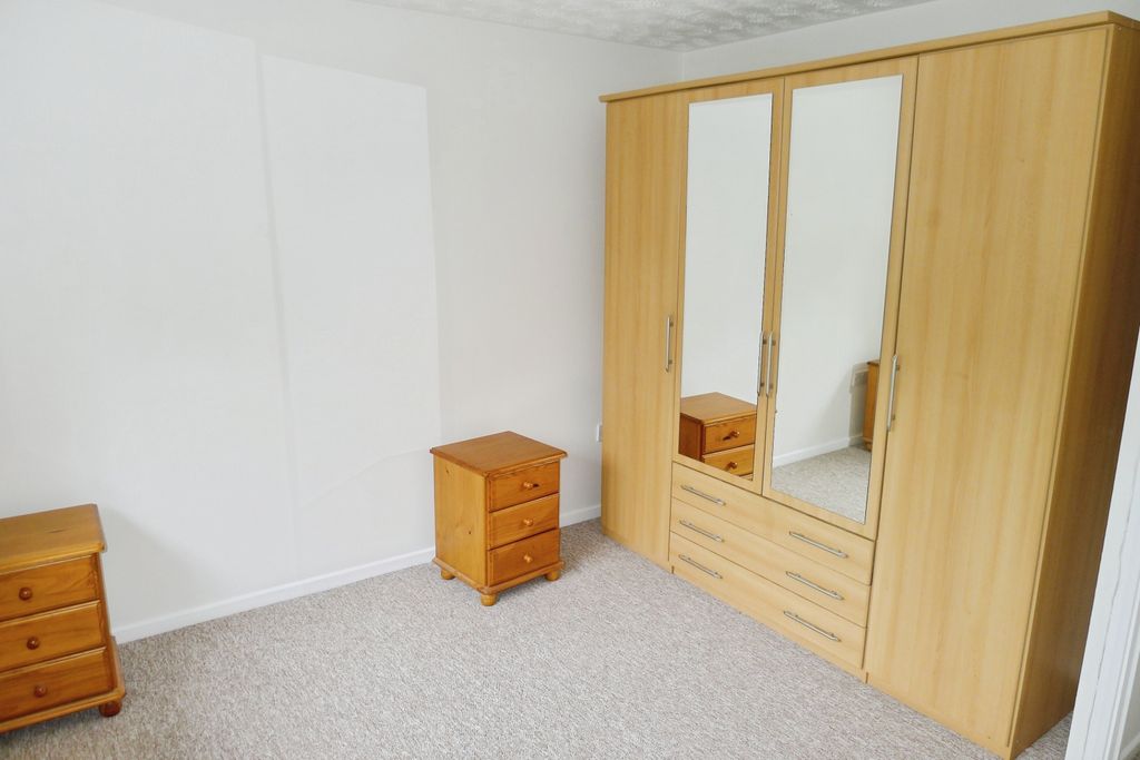 Property photo 2 of 9 Bedroom 1