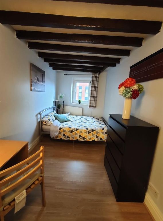 Property photo 3 of 7 Bright, Neatly Presented Bedroom With Exposed Ceil...