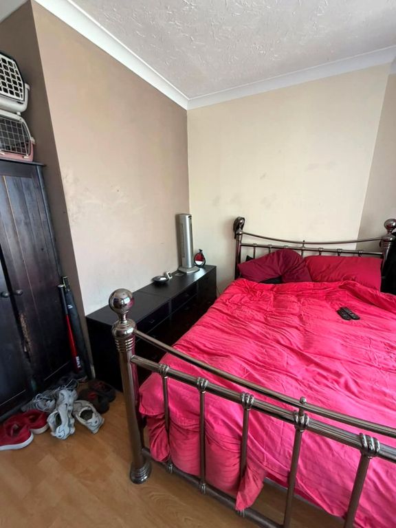 Property photo 2 of 8 Picture No. 22