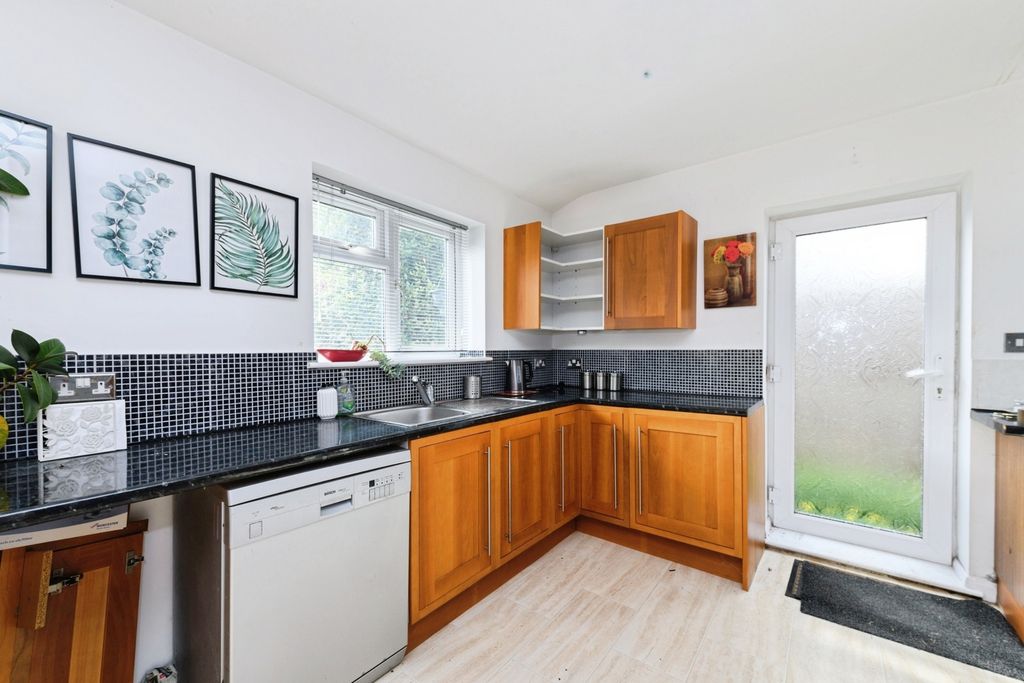 Property photo 3 of 14 Photo