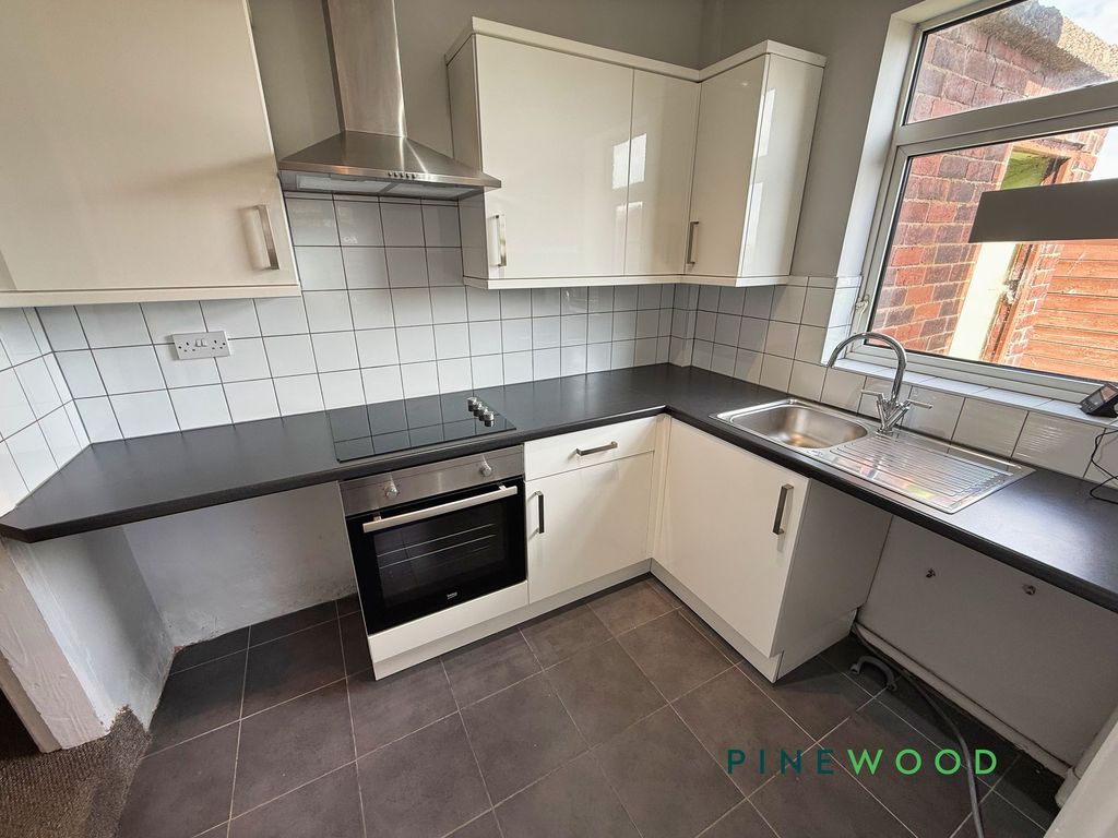 Property photo 3 of 14 Kitchen