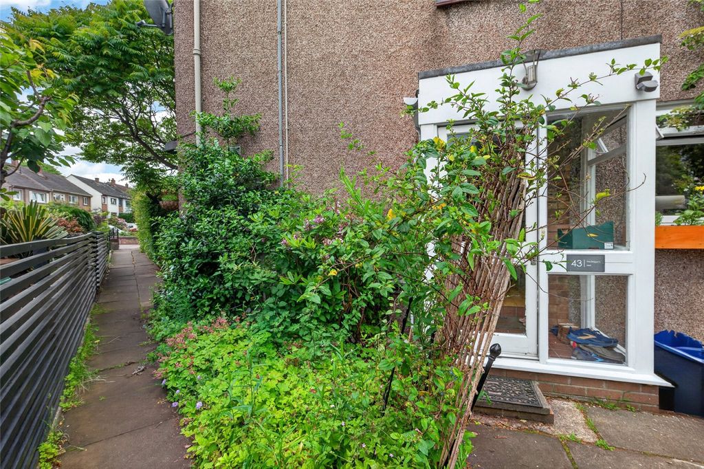 Property photo 1 of 26 Orchard Brae Gardens