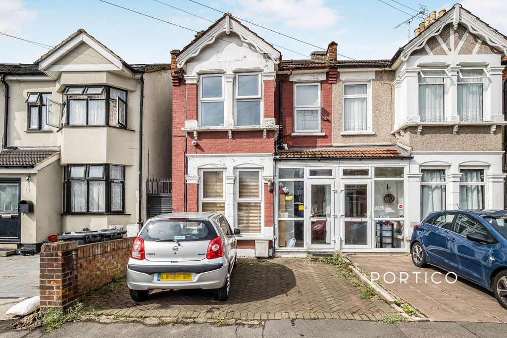 Property photo 1 of 11