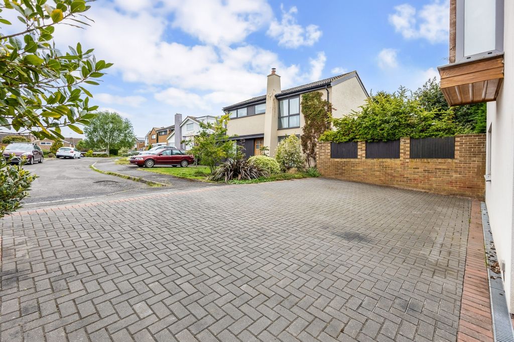 Property photo 2 of 27 107831_12 Clover ...