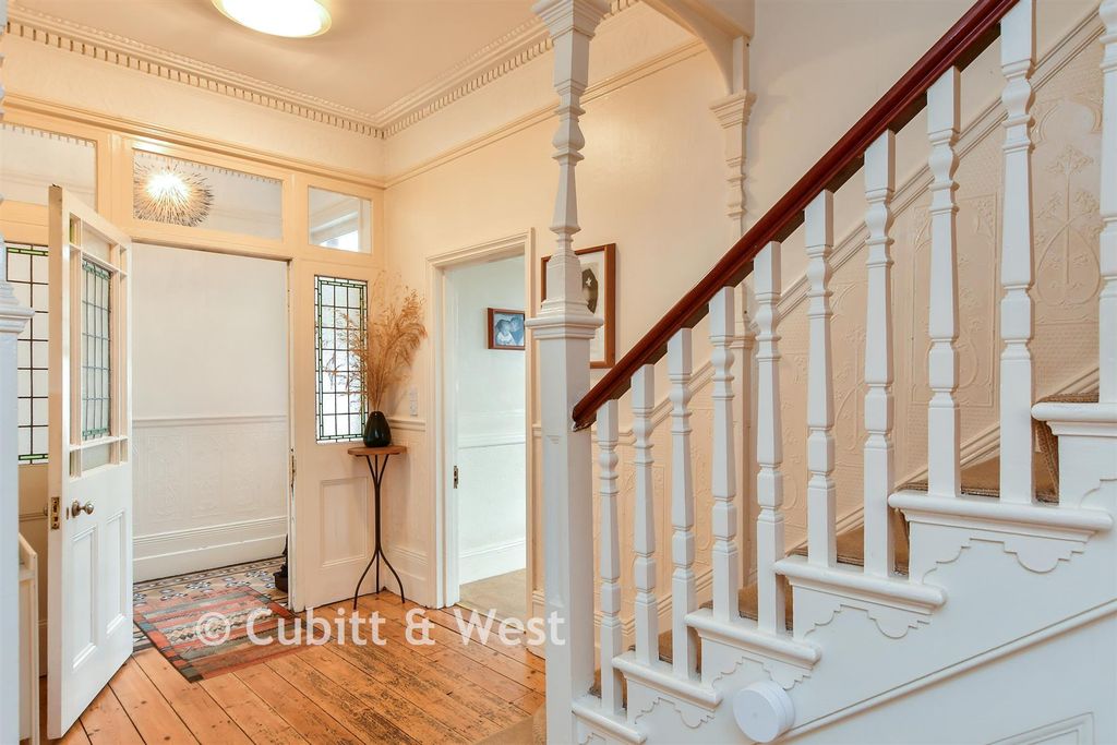 Property photo 3 of 16 Internal Lifestyle Photograph