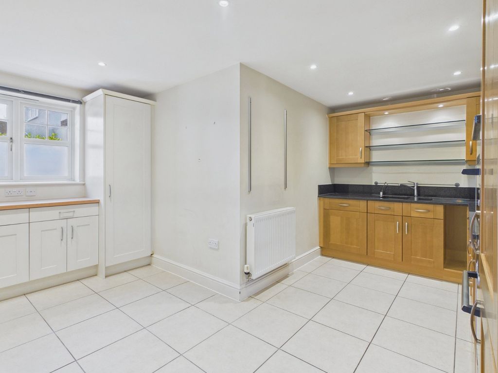 Additional image 4 of 2 bed flat for saleLedborough Lane, Beaconsfield HP9