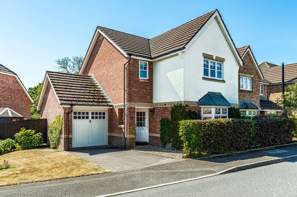 Property photo 2 of 32