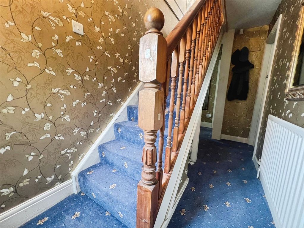 Property photo 2 of 29 Entrance Hall