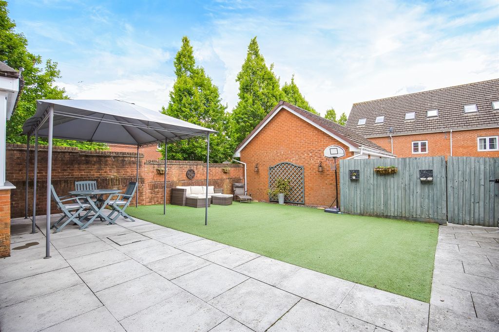 Property photo 2 of 30