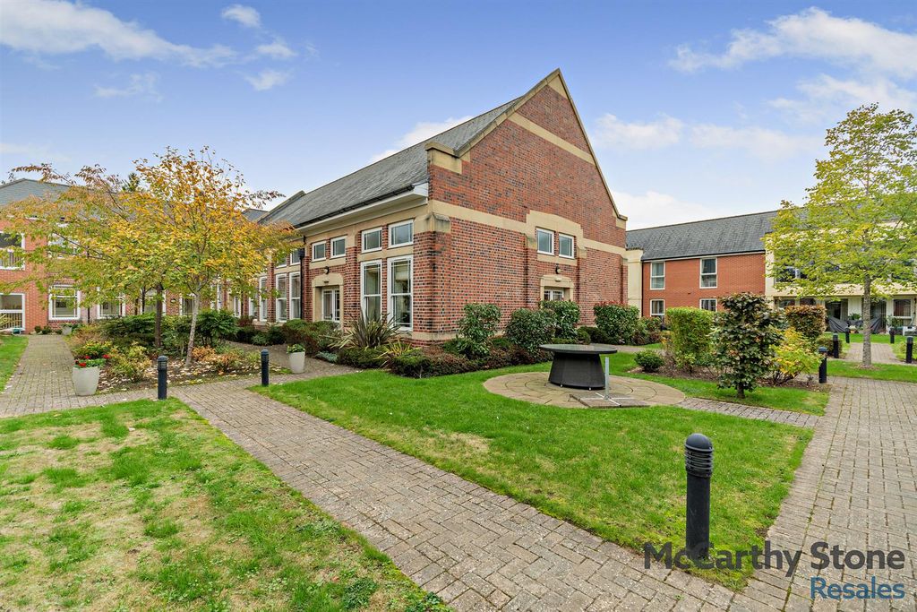 Property photo 3 of 19 8667017-Exterior03-800.Jpg