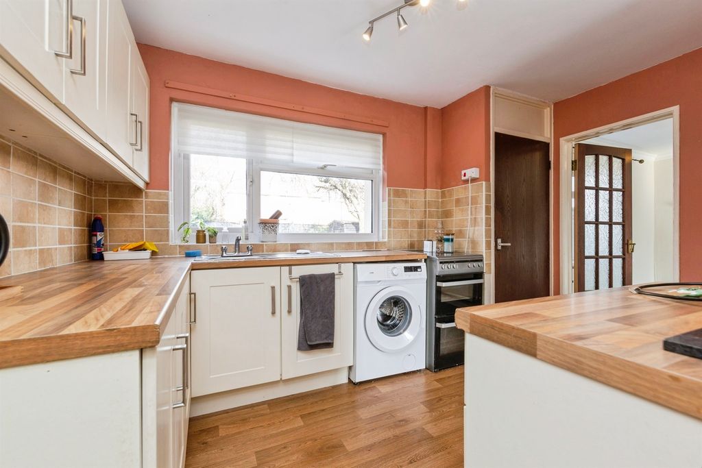 Property photo 3 of 14