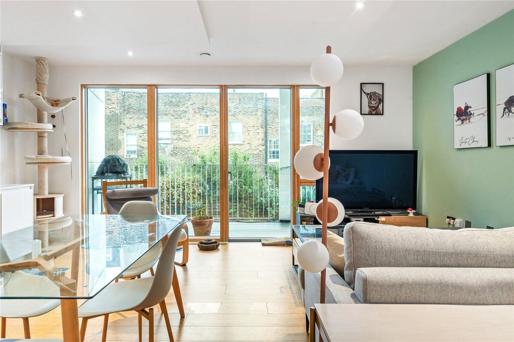 Property photo 1 of 16 Reception Room