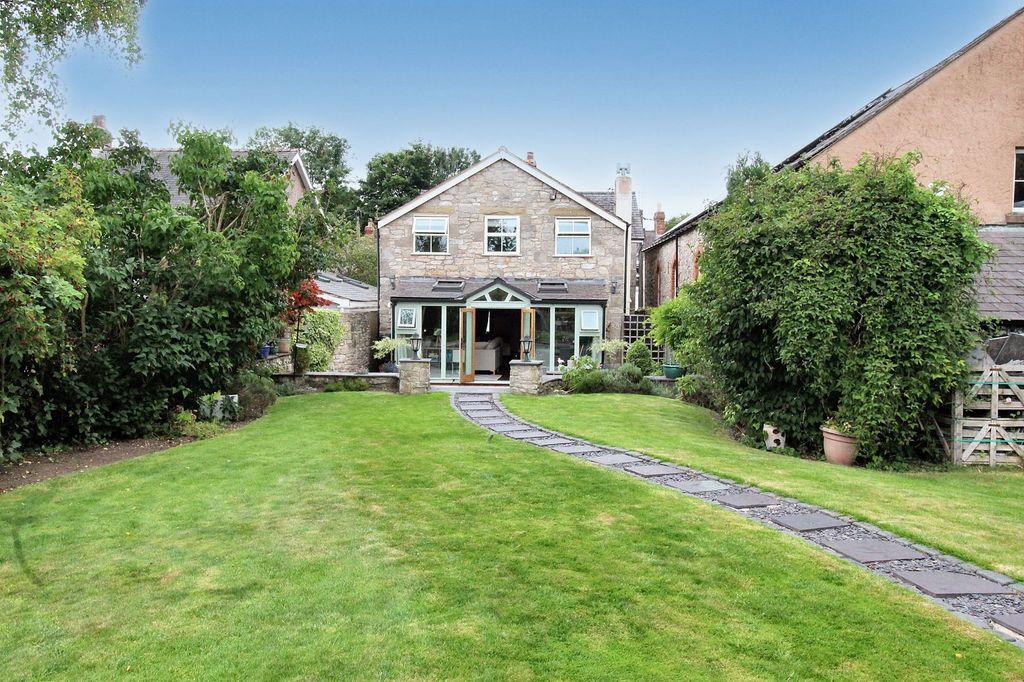 Property photo 1 of 48