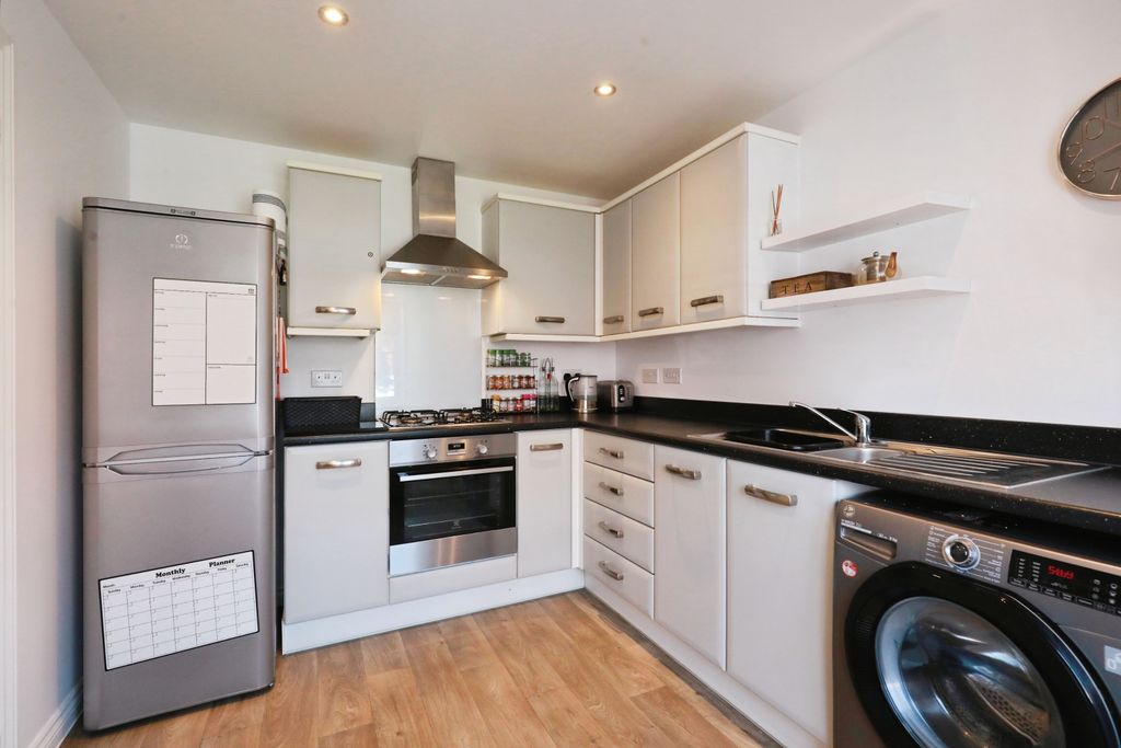 Property photo 2 of 15