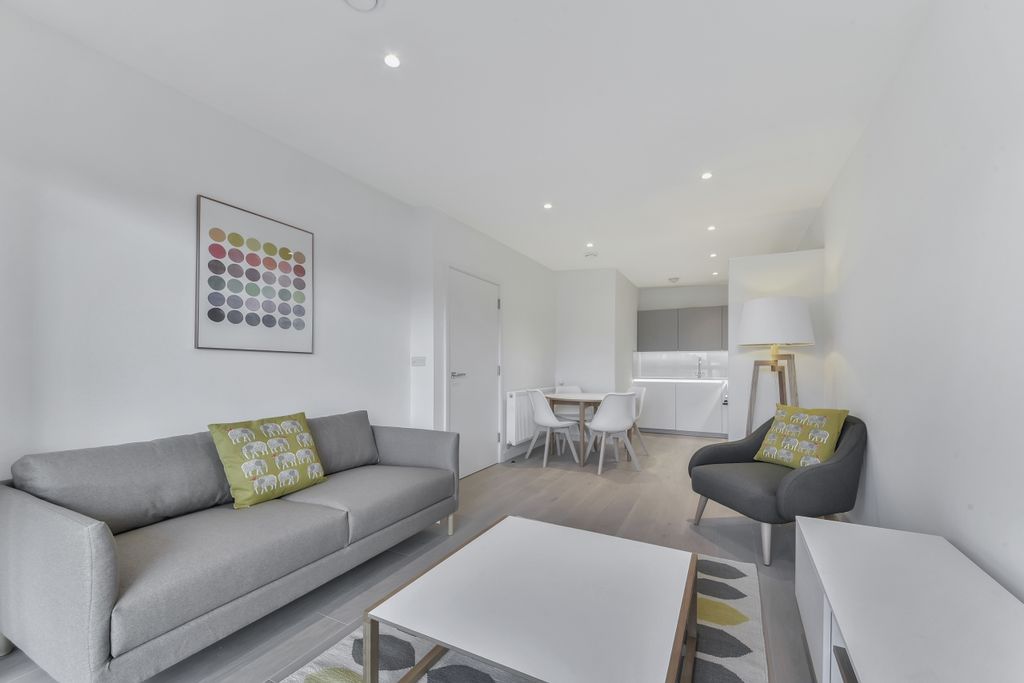 Property photo 3 of 7 Living Area