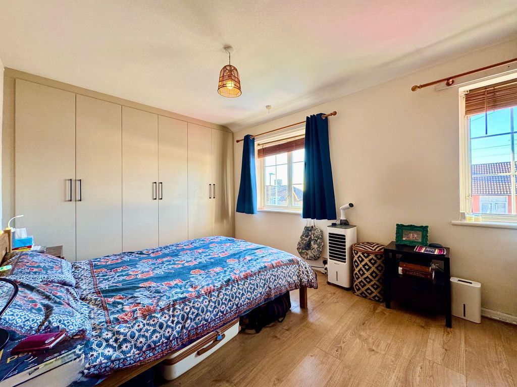 Property photo 3 of 11 Bedroom