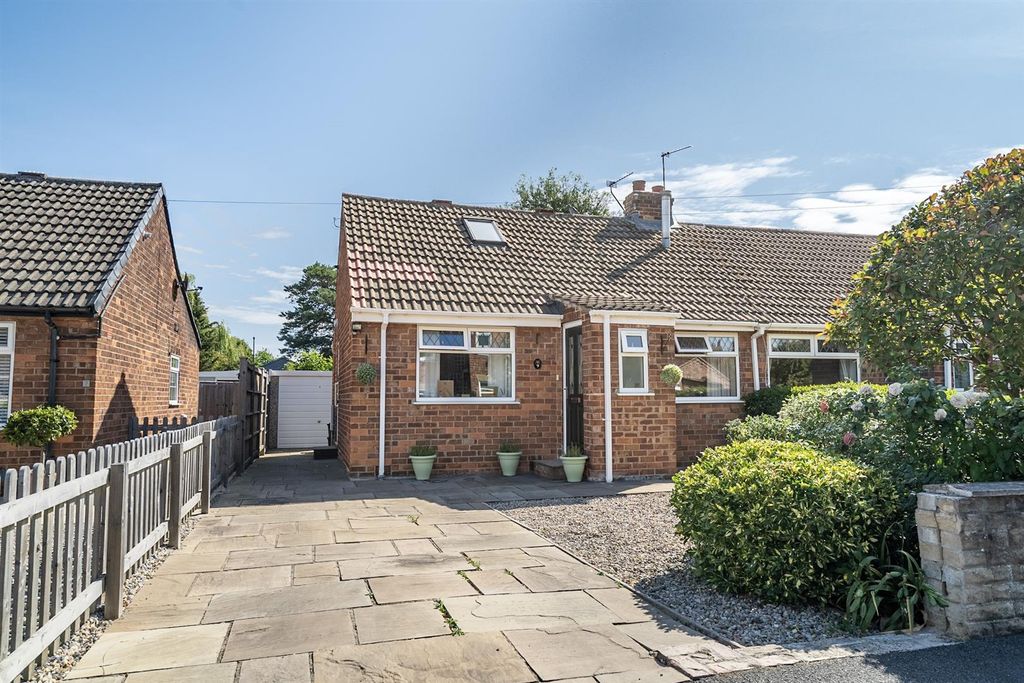 Property photo 1 of 18 External