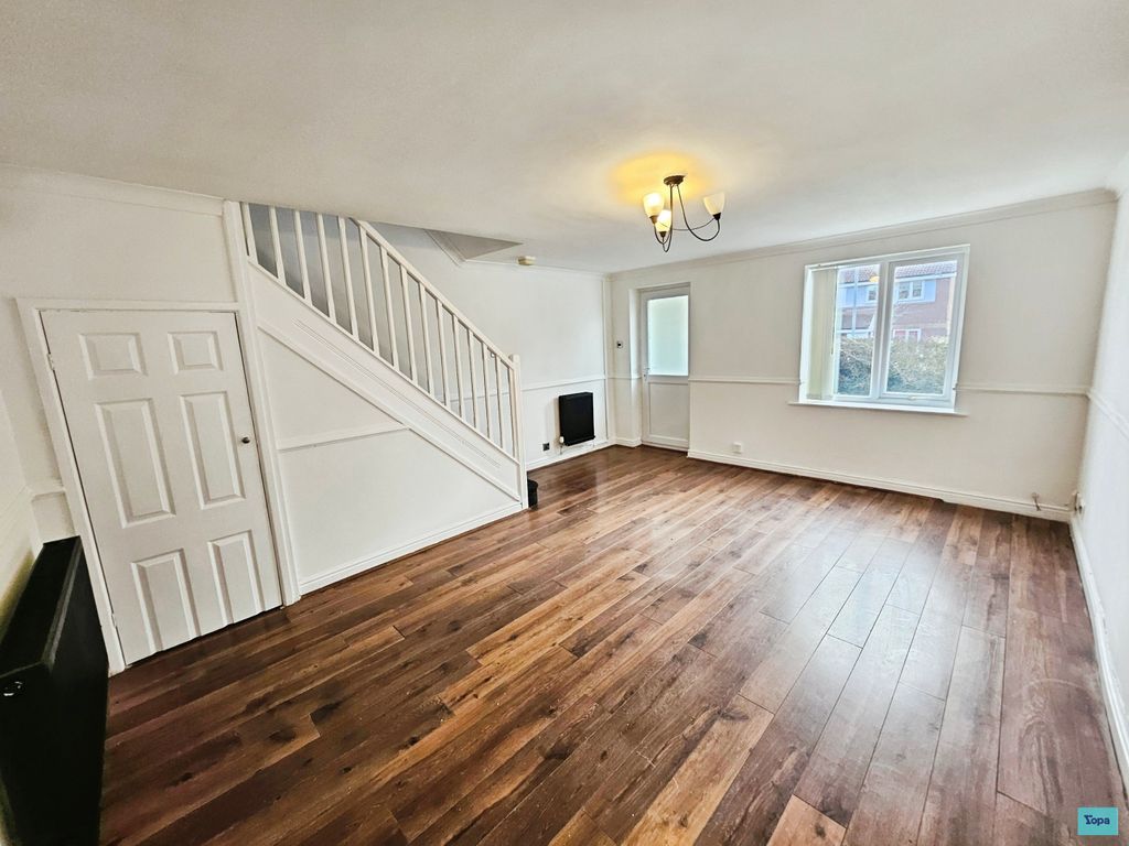 Property photo 2 of 22 Lounge