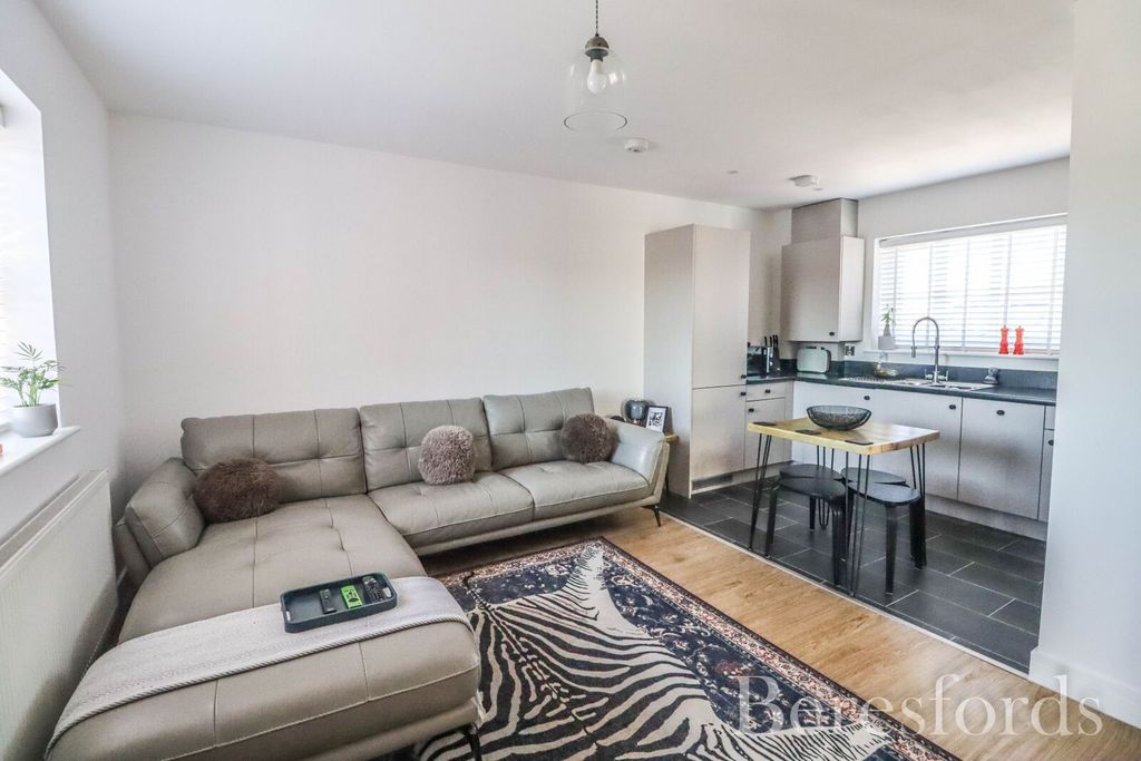 Property photo 3 of 9 Picture No. 44