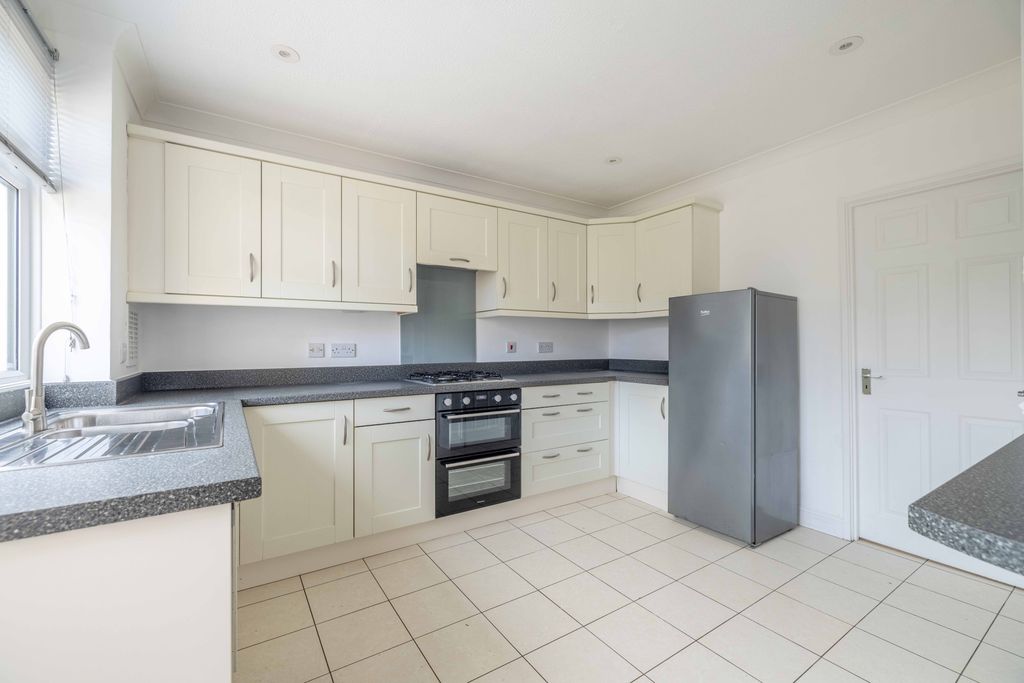 Property photo 3 of 20 73Rp (12 Of 29)