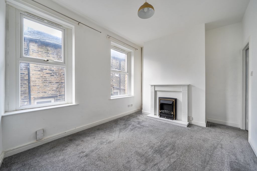 Property photo 2 of 13 1397566-9-6964Ea9013B68