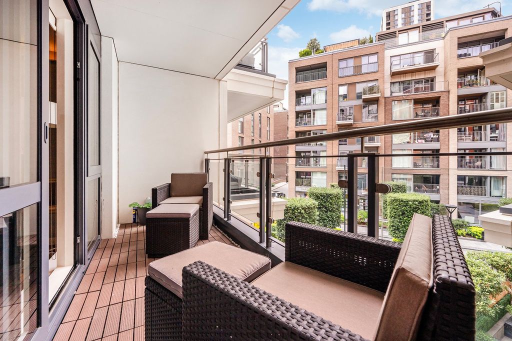 Property photo 3 of 13 Balcony