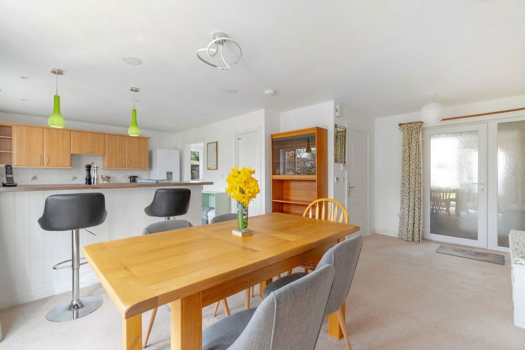 Property photo 3 of 24