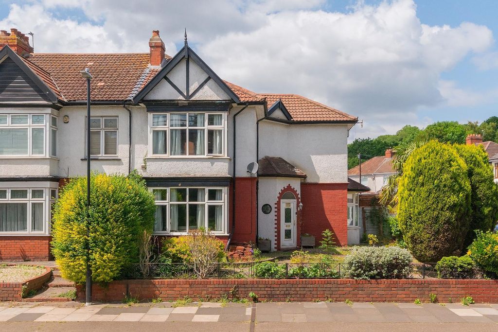 Property photo 2 of 32 7S1R6EE - External C.Jpg