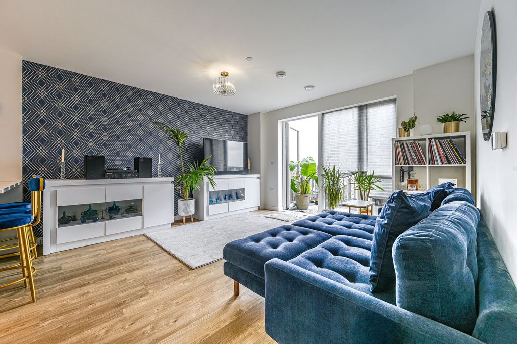 Property photo 1 of 19