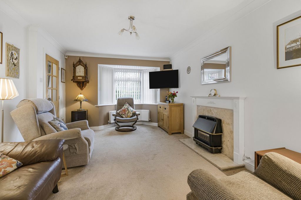 Property photo 2 of 25