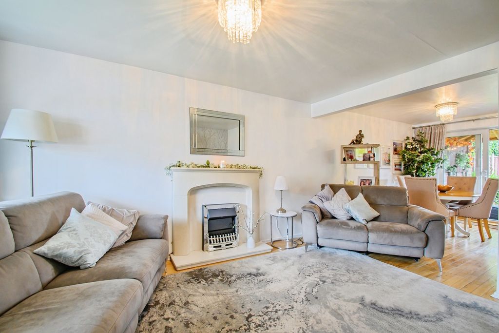 Property photo 3 of 20 Pbox-Img.Jpg