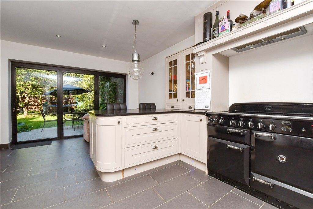 Property photo 3 of 17 Kitchen