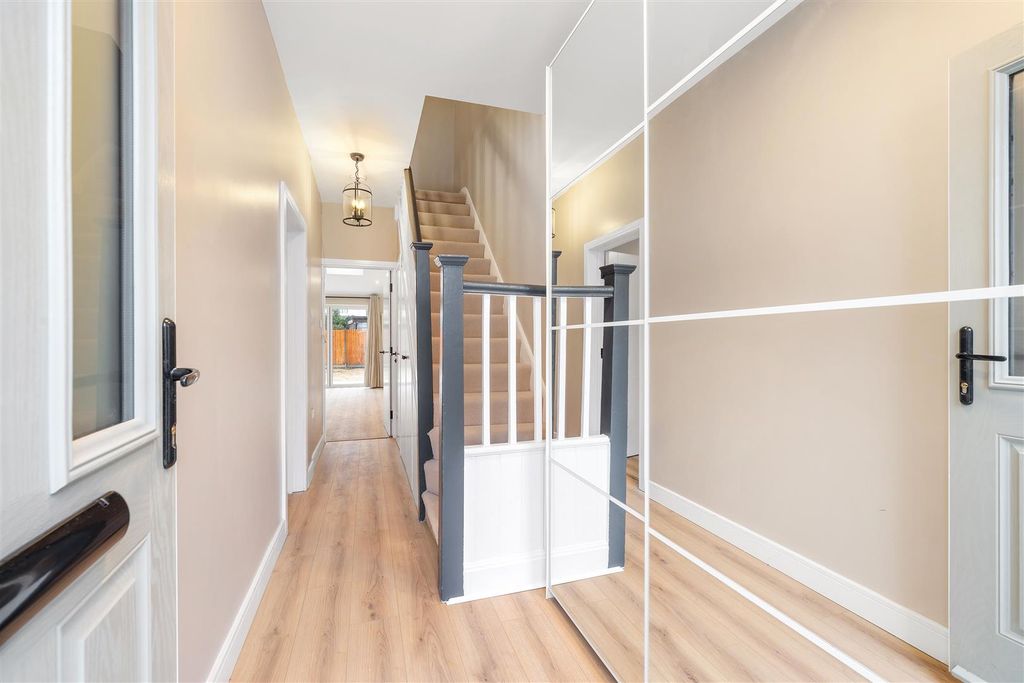 Property photo 3 of 17 Cottingham Road-17.Jpg