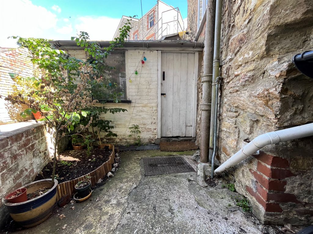 Property photo 2 of 12