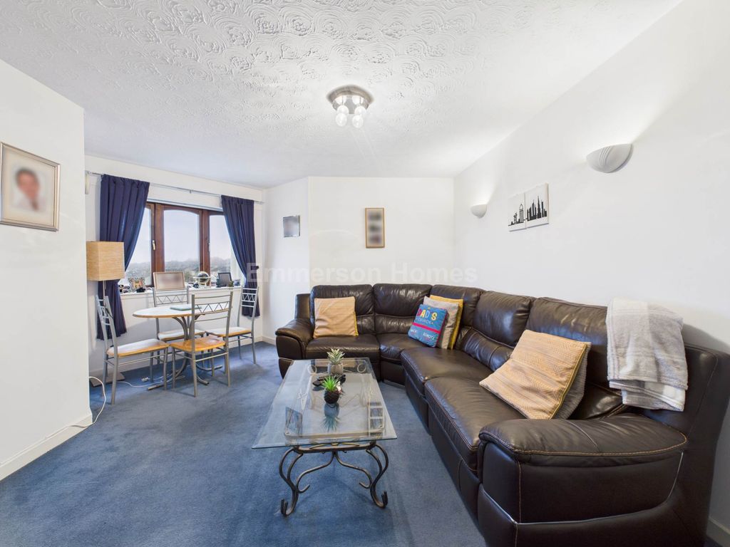 Property photo 3 of 17