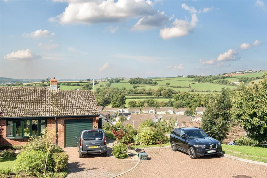 Property photo 2 of 28 1349494-1-68c7F5A9F1584.Jpg